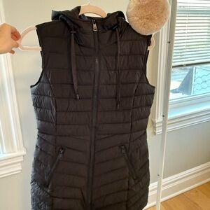 Bernardo Quilted Black Hooded Vest